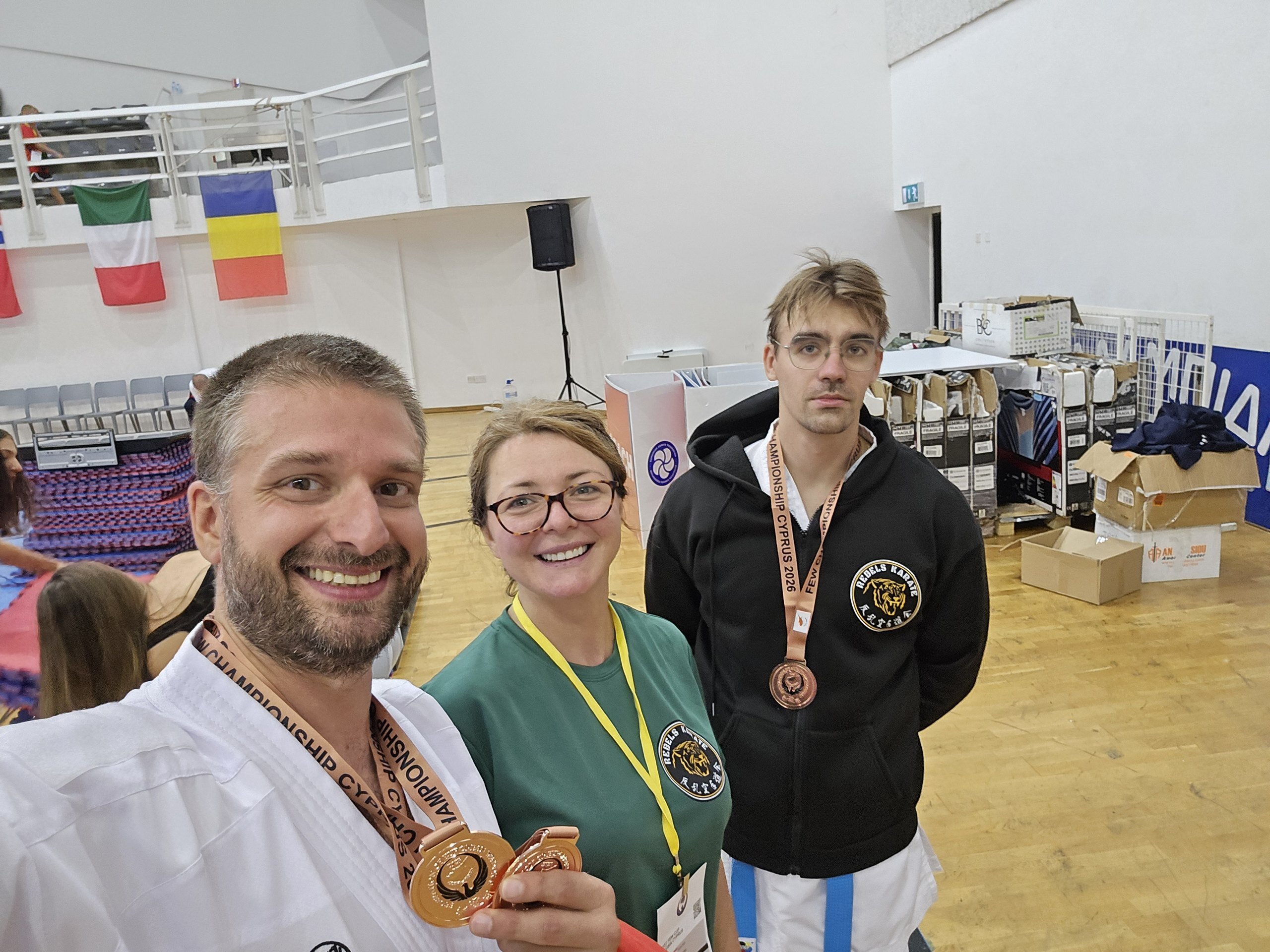 Edvin Kuric, Lorenz Hellmer und Betreuerin Edita Rados nach der Siegerehrung