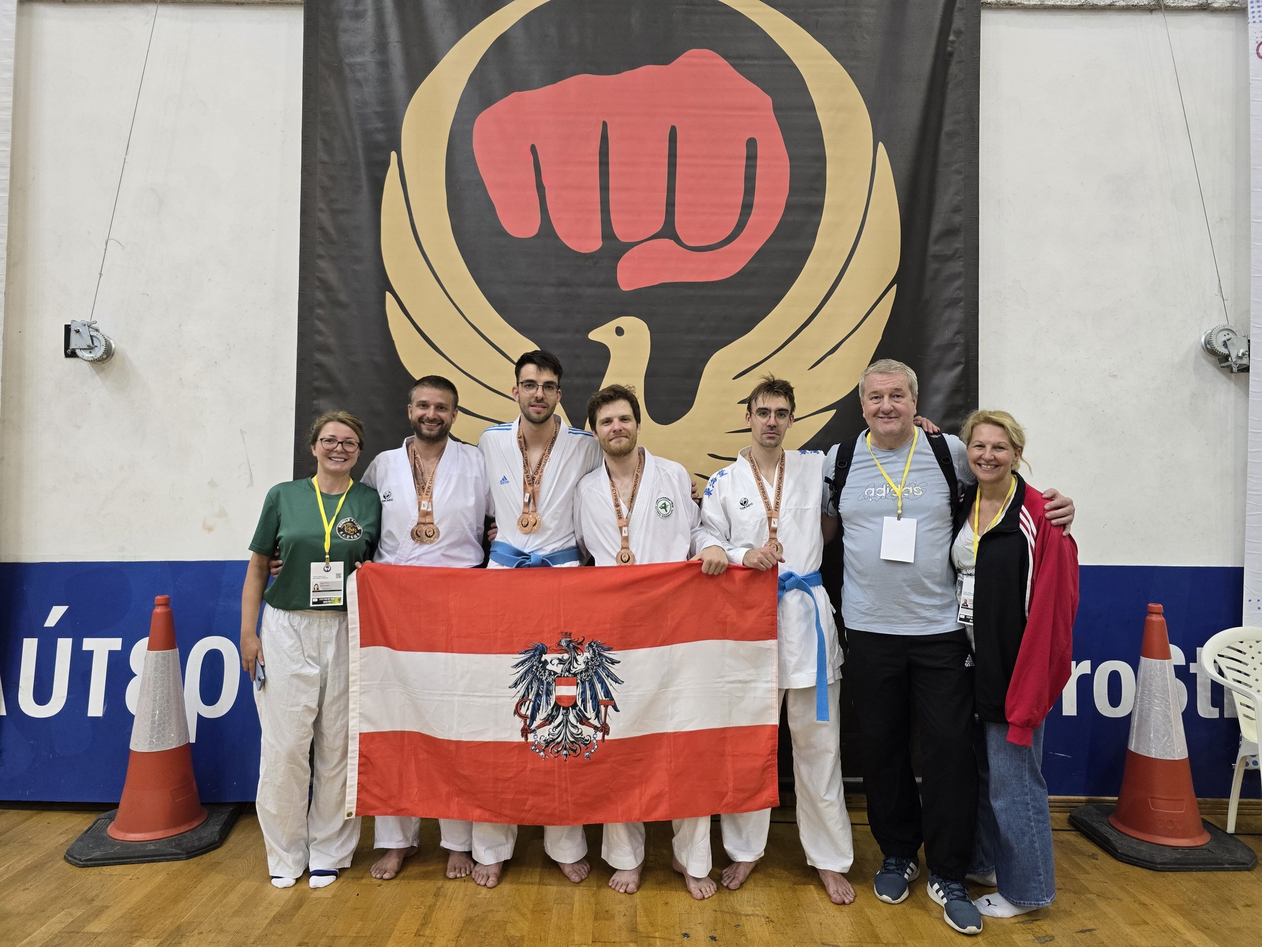 Österreichische Mannschaft und Betreuer nach dem Teambewerb in Nikosia
