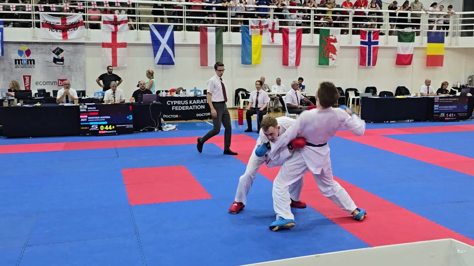 Angriff im Halbfinale des Kumite Seniors Team gegen Wales